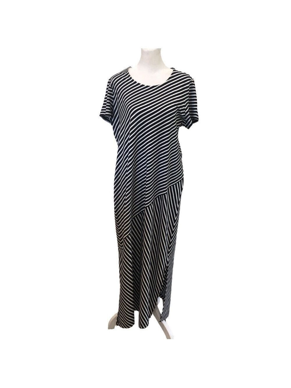 Chico’s Size 2 (L) striped pullover maxi dress. Black and white short sleeve